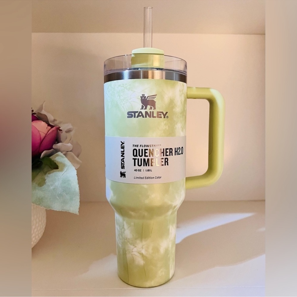 🎉LAST CHANCE🎉Stanley 40 oz.‎ Quencher H2.0 FlowState Tumbler Citron Tie Dye